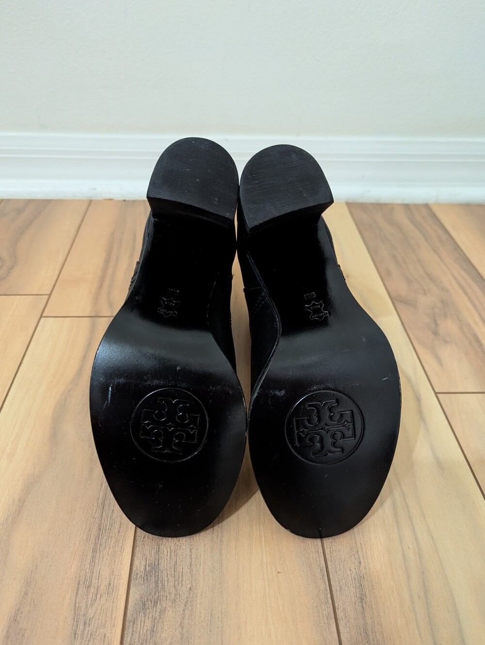 EUC! Tory Burch Kayden Leather Bootie In Black Size 9 - Picture 8 of 16